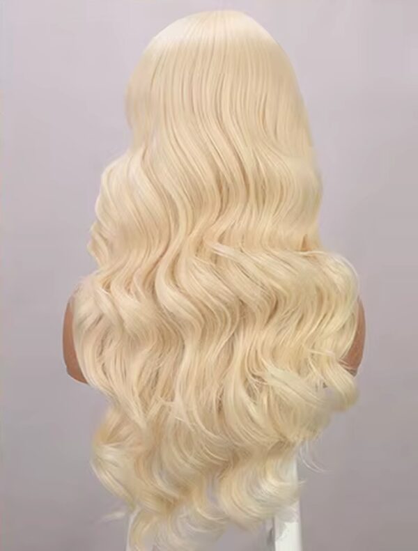 Peluca Lace Front Termica Larga Ondulada Art. NYL2446-613 - Imagen 2