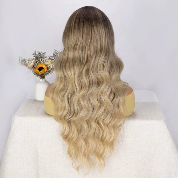 Peluca Lace Front Termica Larga Ondulada Art. NYL2396-R6-18A-613 - Imagen 3